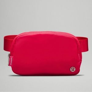 Lululemon Everywhere Belt Bag